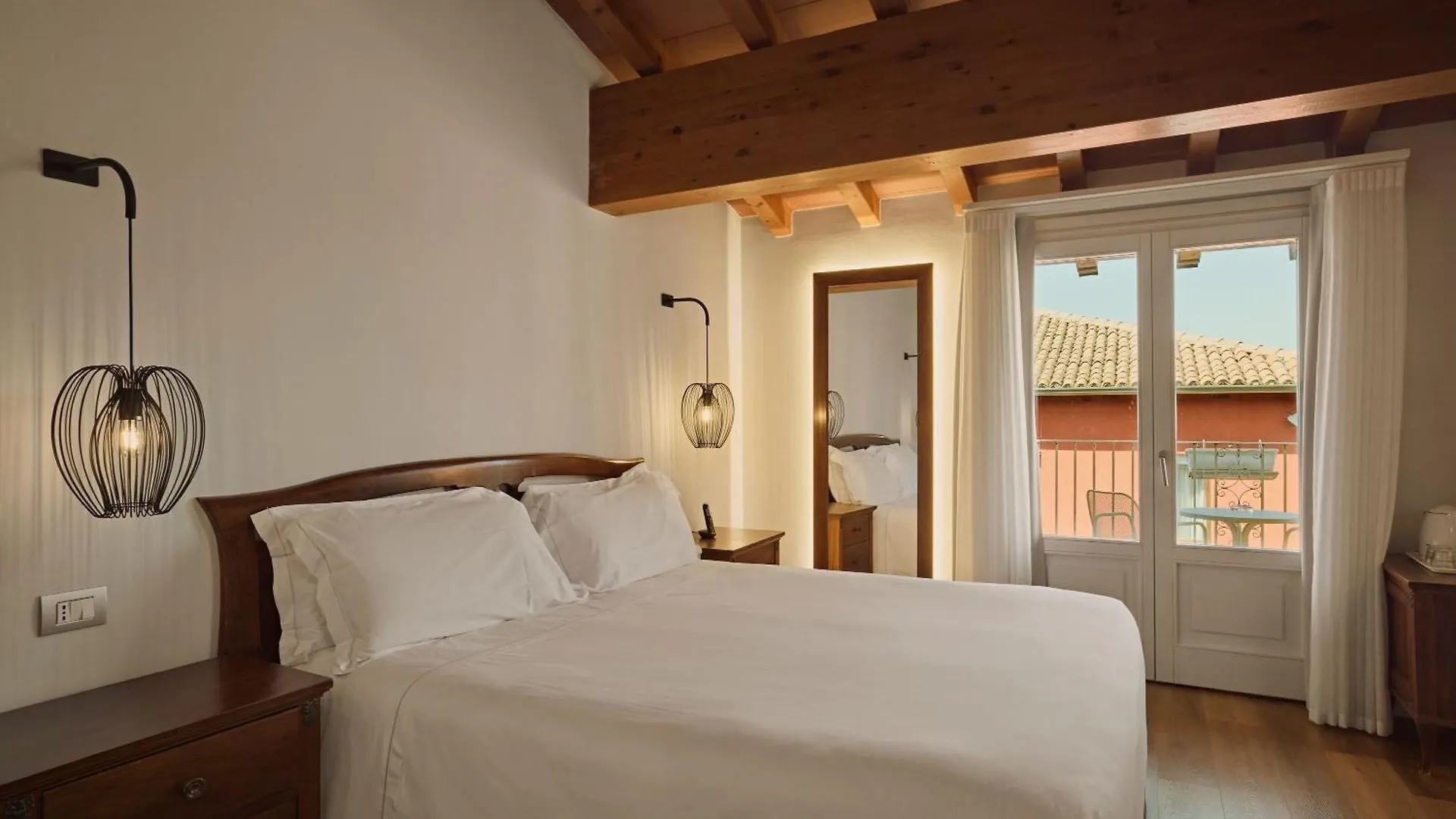 לאזיסה Hotel Le Mura 3*,  איטליה
