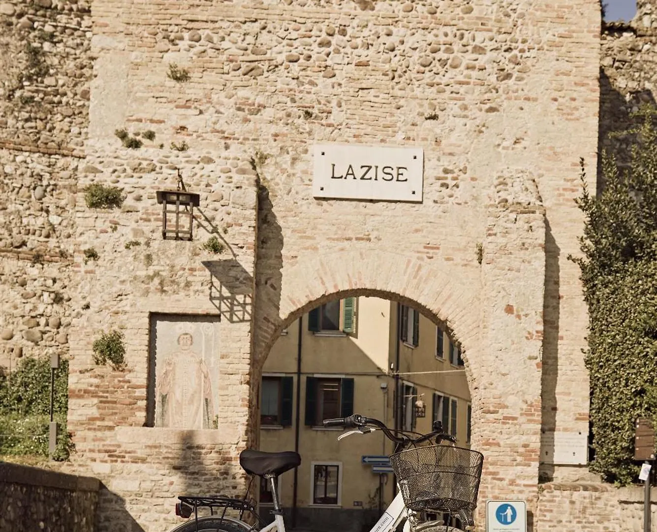 Hotel Le Mura Lazise 3*,  Italy