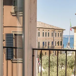 Apartment In Piazza Con Vista, Lazise